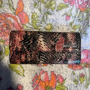 Kenneth Cole Reaction Pink and Black Textured Wallet